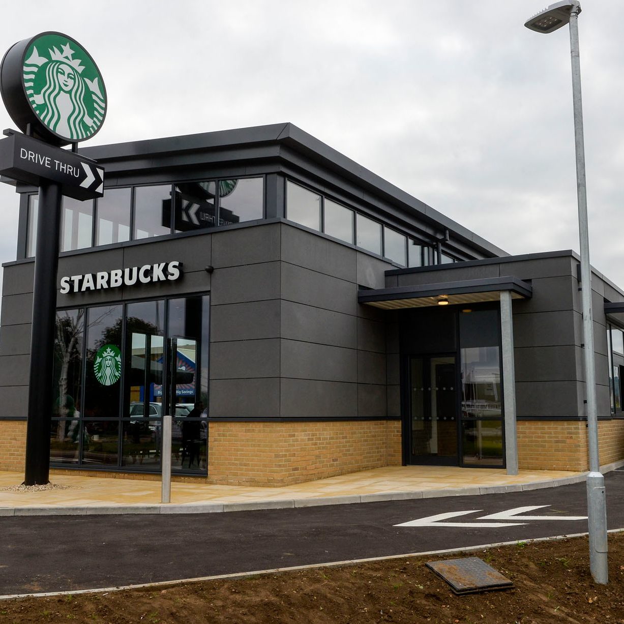 StarbucksGloucester_Feat